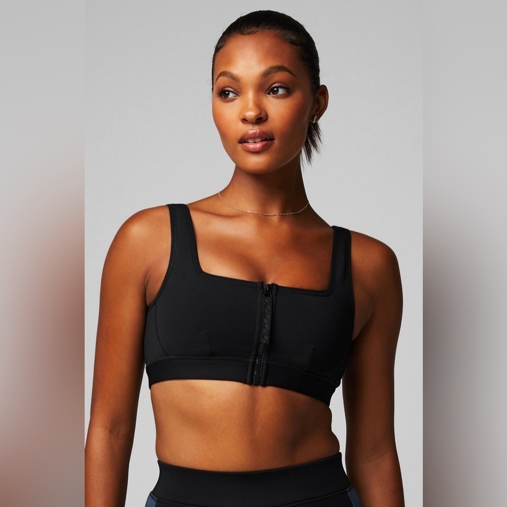 Fabletics Women’s Barrier Scuba Low Impact Zip Sport Bra Black Size S